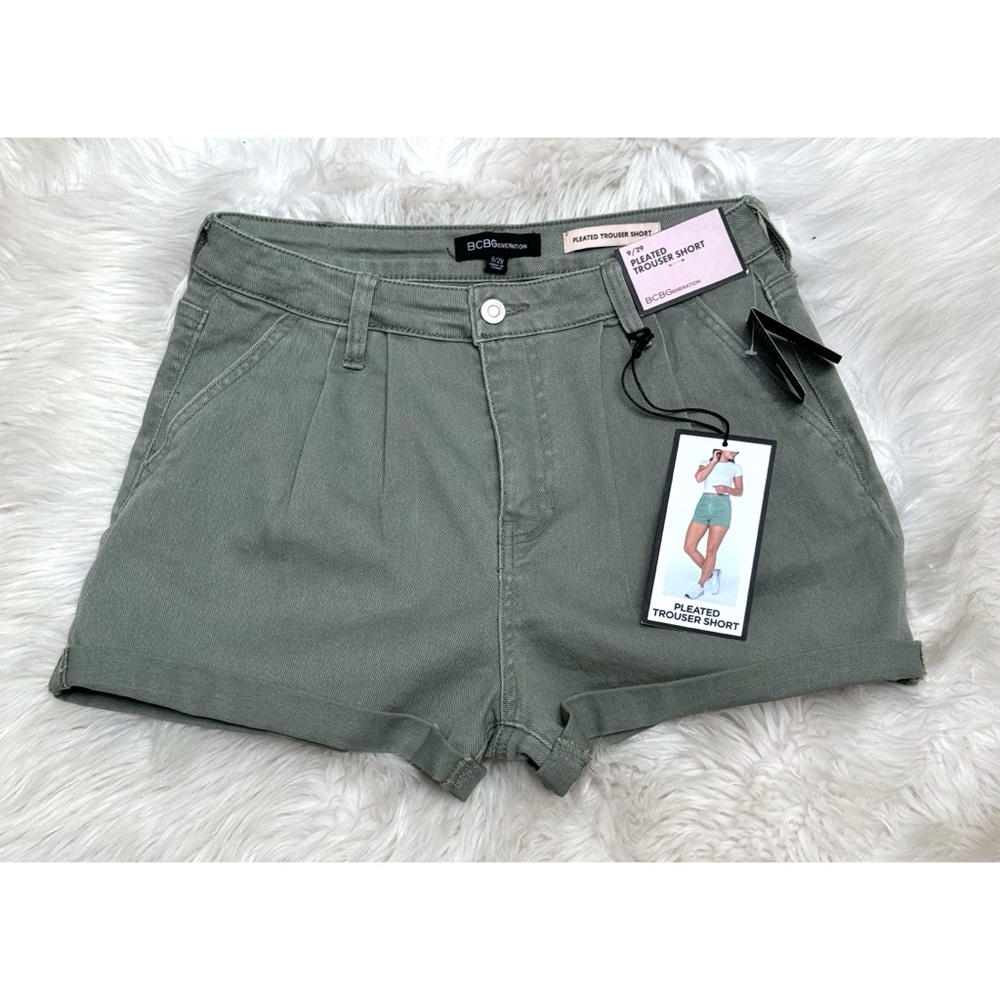 NWT BCBGeneration Pleated Trouser Short